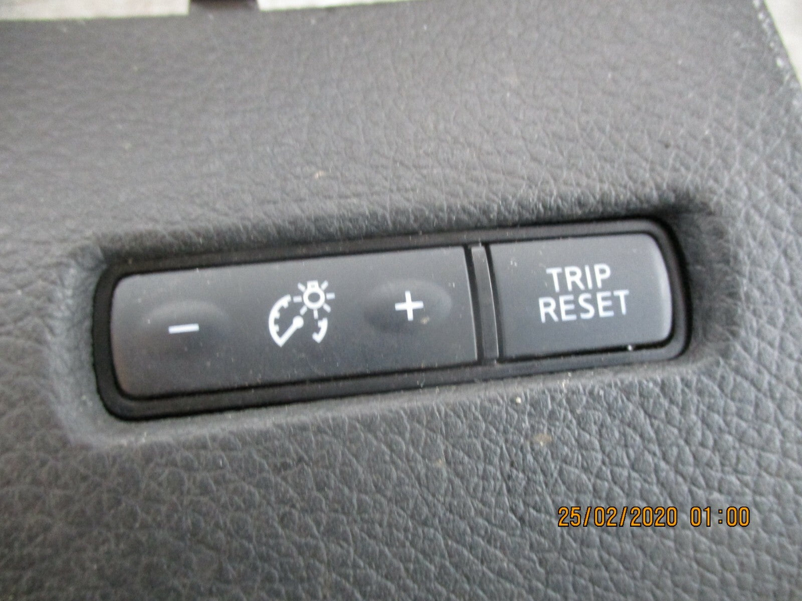 NISSAN QASHQAI J11 MK2 2018 DIMMER SWITCHES PANEL & SURROUND TRIM 684104EA1A