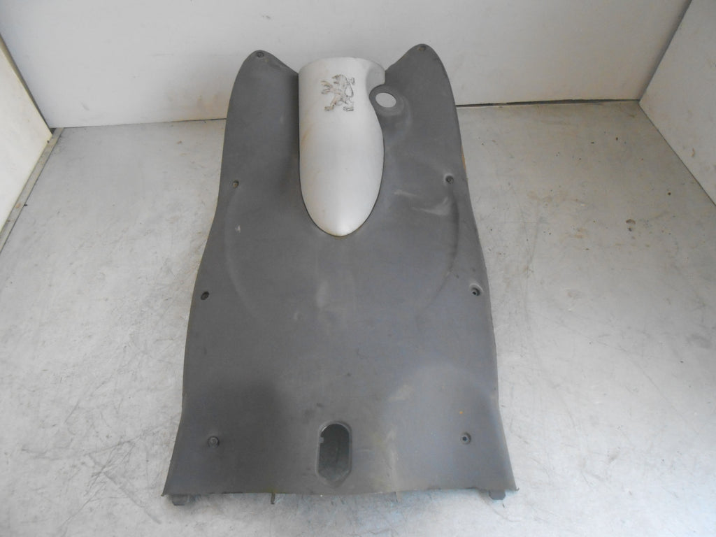 PEUGEOT LOOXOR 100 2001 FRONT INNER PLASTIC FAIRING SHIELD GREY 1174155000