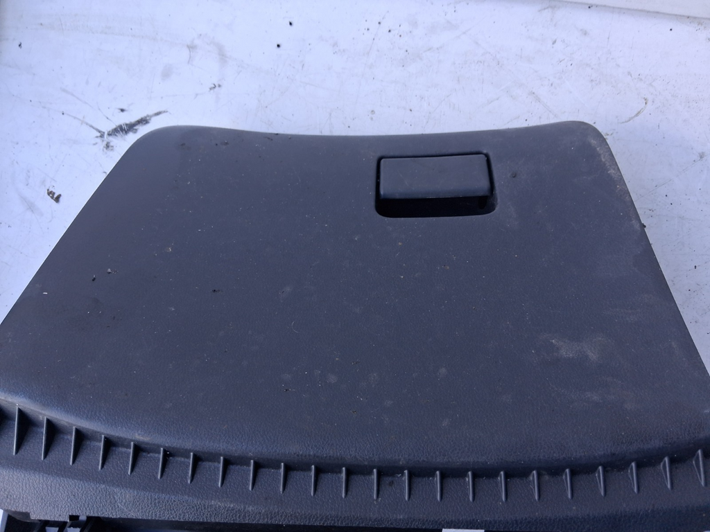 2016 NISSAN JUKE F15 FRONT DASHBOARD GLOVE BOX STORAGE COMPARTMENT 685S11KN2A