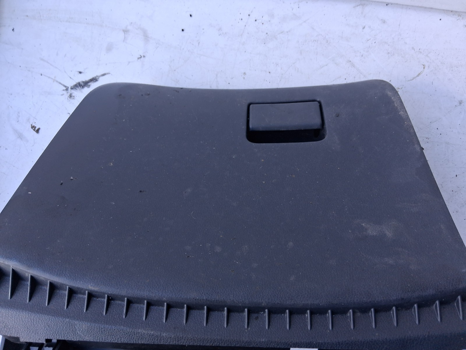 2016 NISSAN JUKE F15 FRONT DASHBOARD GLOVE BOX STORAGE COMPARTMENT 685S11KN2A
