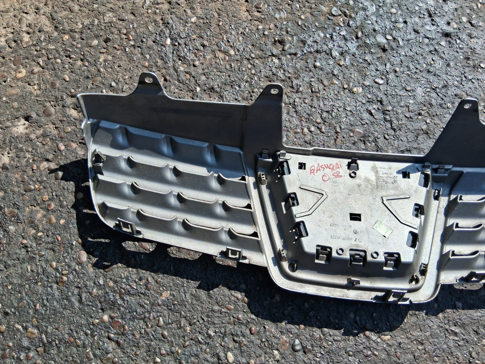 2008 NISSAN QASHQAI J10 MK1 FRONT BUMPER CHROME GRILLE BADGE GRILLE 62310JD000