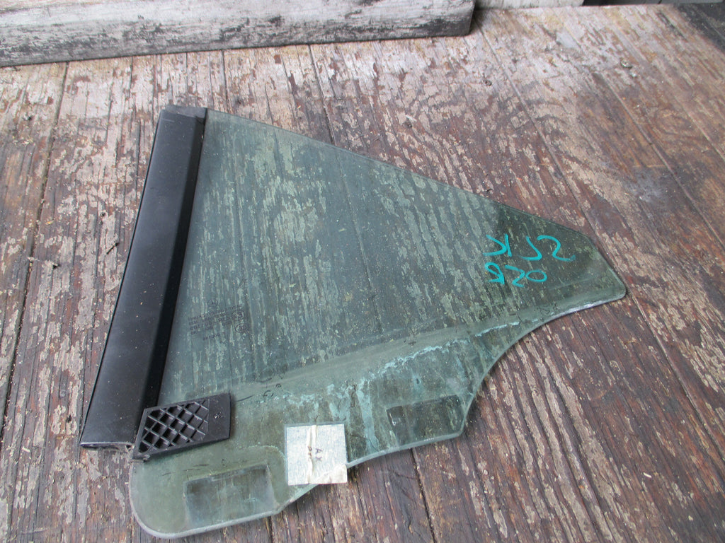 MERCEDES BENZ SLK R171 2010 OSR DRIVER SIDE REAR QUARTER WINDOW GLASS