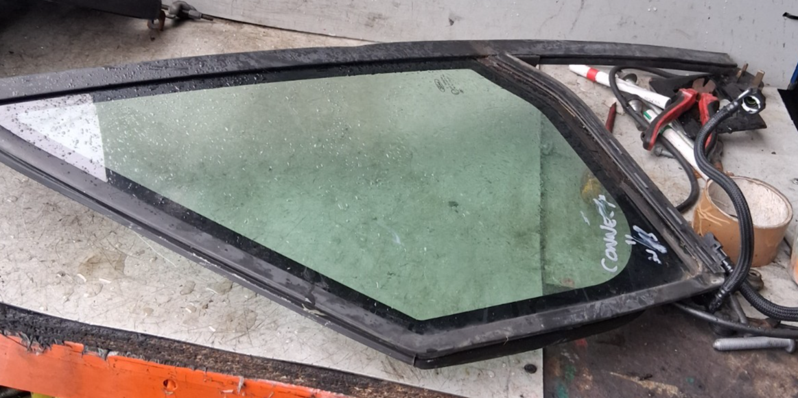 2011 FORD CONNECT DOOR QUARTER WINDOW GLASS 43R-00097