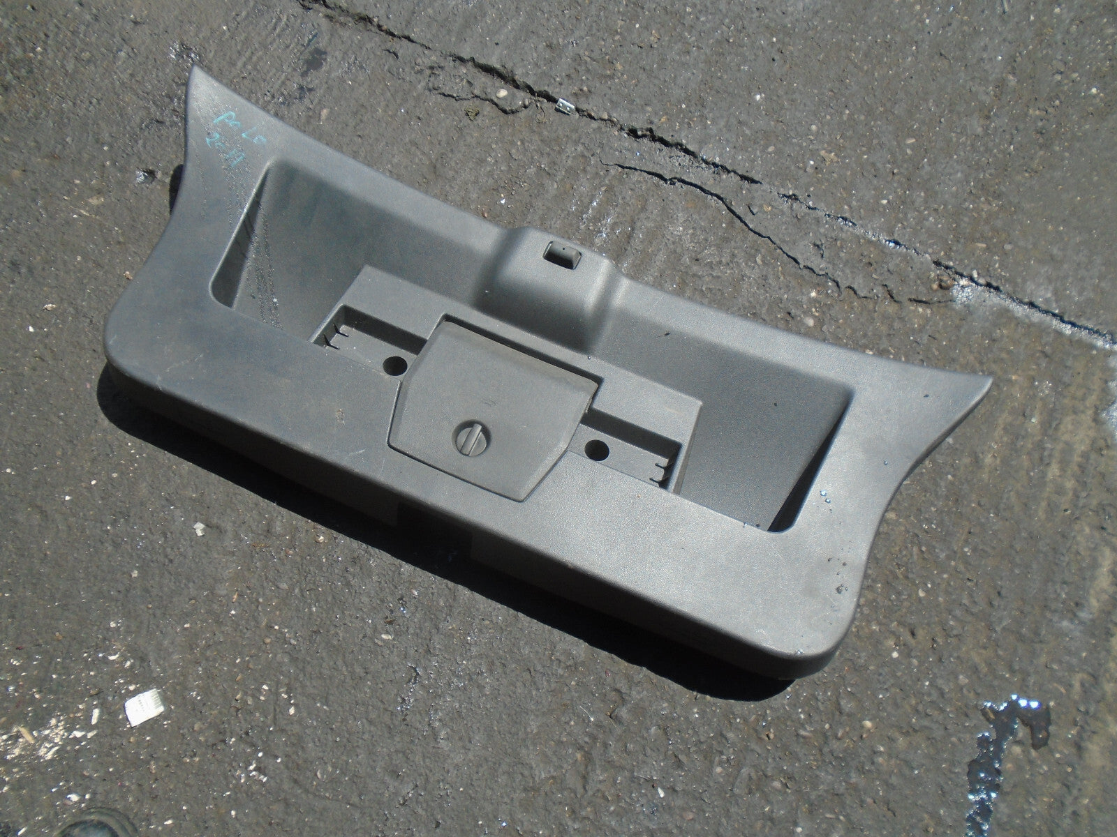 VW VOLKSWAGEN POLO MK6 2019 INNER BOOTLID TAILGATE COVER TRIM 2G6867601C