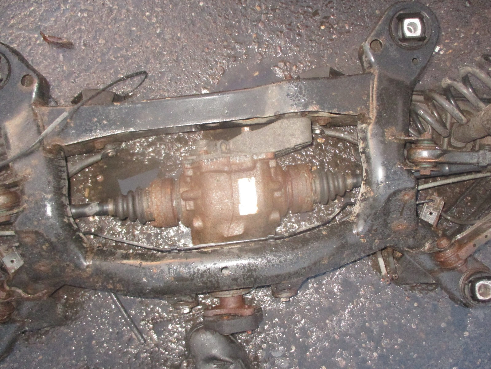 BMW 1 SERIES E87 2010 2.0 DIESEL REAR DIFF DIFFERENTIAL RATIO 3.07 7598855