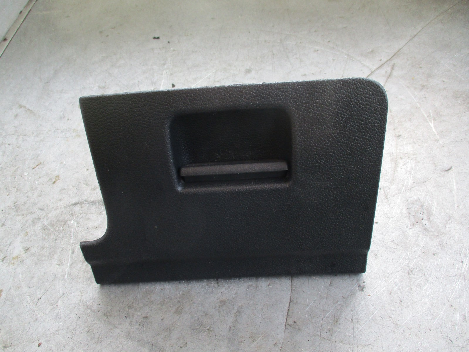 VOLKSWAGEN GOLF 5K MK6 OS DRIVER SIDE STORAGE COMPARTMENT 5K2857919D