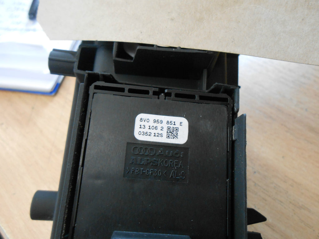 AUDI A3 8V 2013 OSF DRIVER SIDE FRONT 4 WAY WINDOW CONTROL SWITCH 8V0959851 E