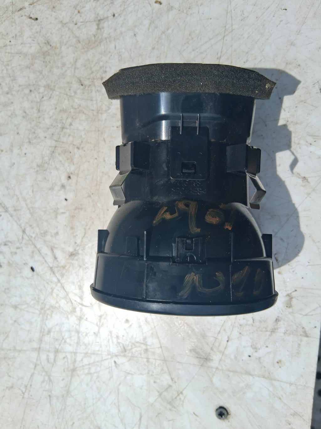 2021 MERCEDES SPRINTER W907 DASHBOARD MIDDLE AIR VENT A9108303401