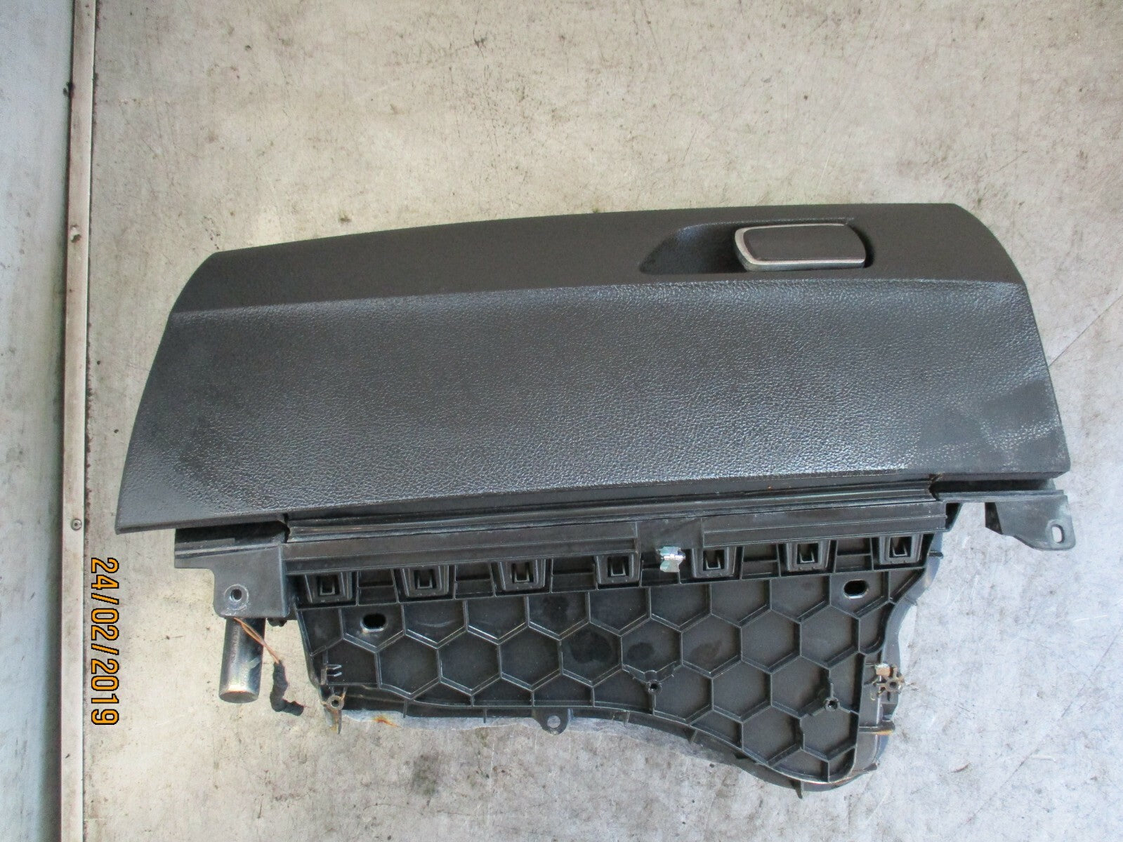 BMW 1 SERIES F20 F21 GLOVE BOX COMPARTMENT