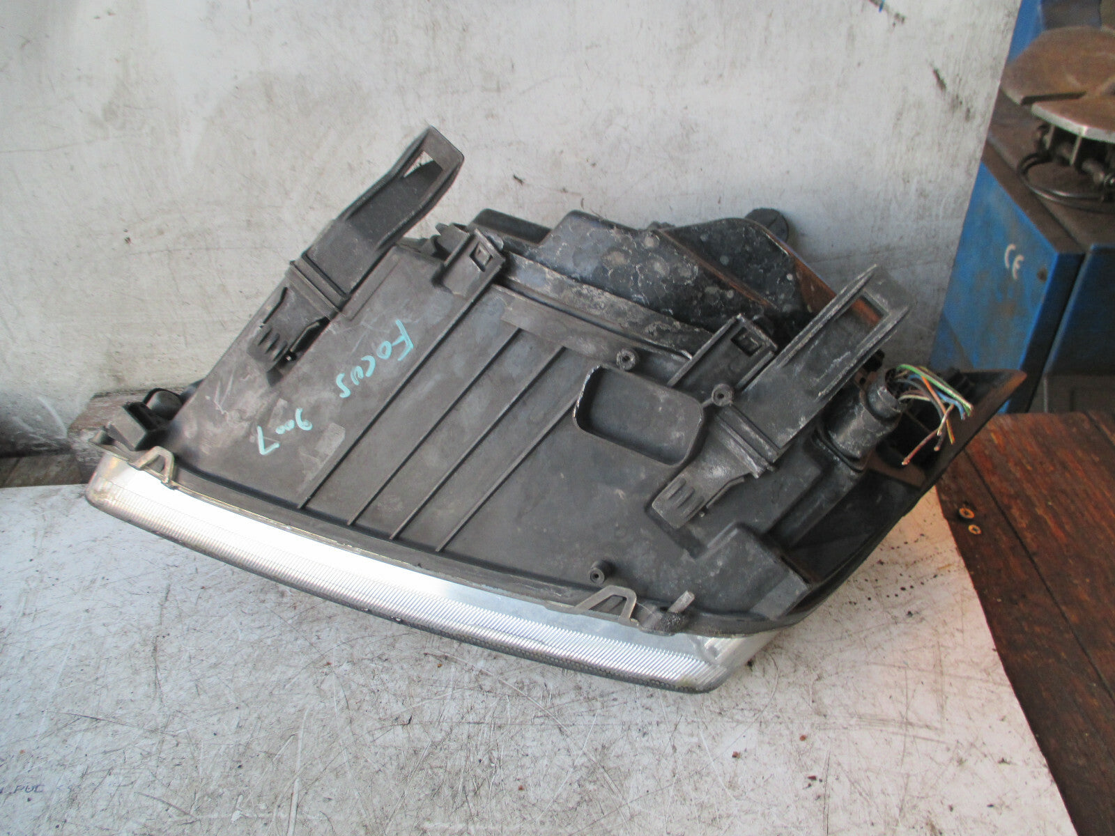 FORD FOCUS MK2 2007 OSF DRIVER SIDE FRONT HEADLIGHT HEADLAMP 4M5113W029BD