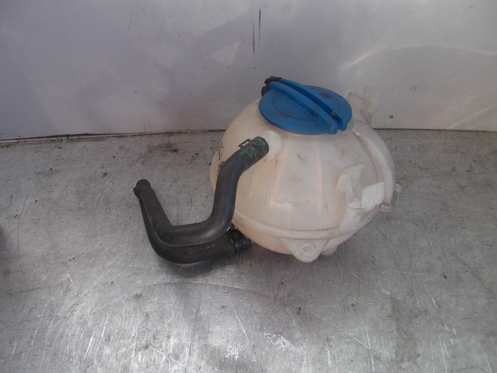 VOLKSWAGEN AUDI SEAT COOLANT BOTTLE TANK / HEADER TANK 1K0121407