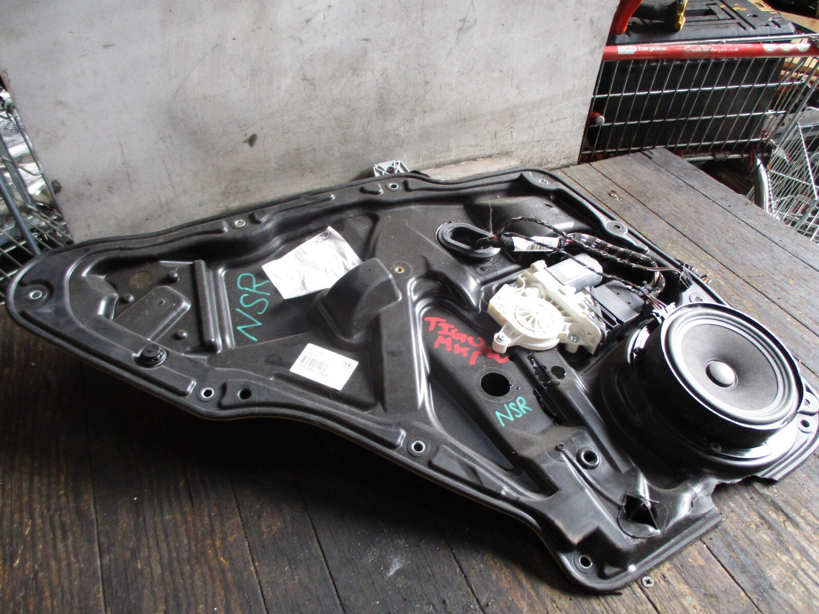 VW VOLKSWAGEN TIGUAN MK1 2012 NSR PASSENGER SIDE REAR WINDOW MOTOR REGULATOR