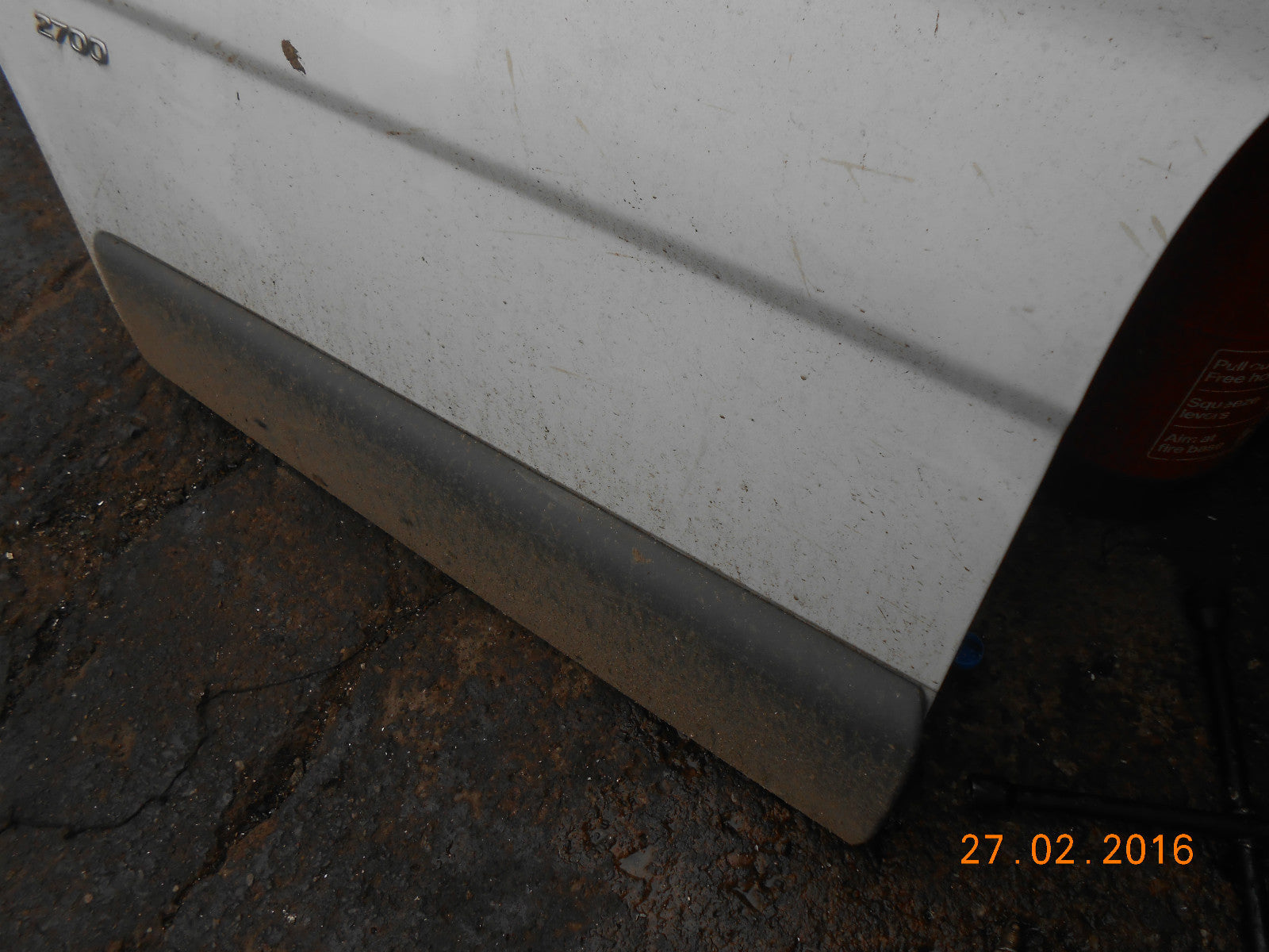 VAUXHALL VIVARO 2003 NSF PASSENGER  SIDE FRONT BARE DOOR TRIM  HINGE WHITE
