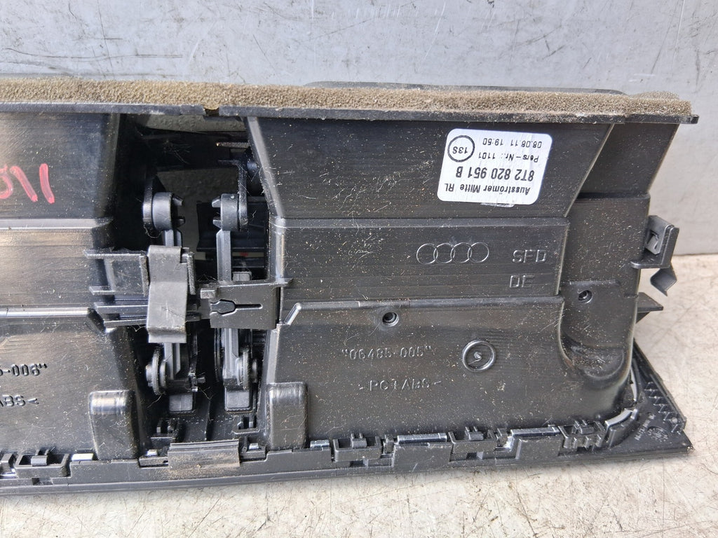 2011 AUDI A4 CENTRE DASHBOARD FRONT AIRVENT 8T2820951B
