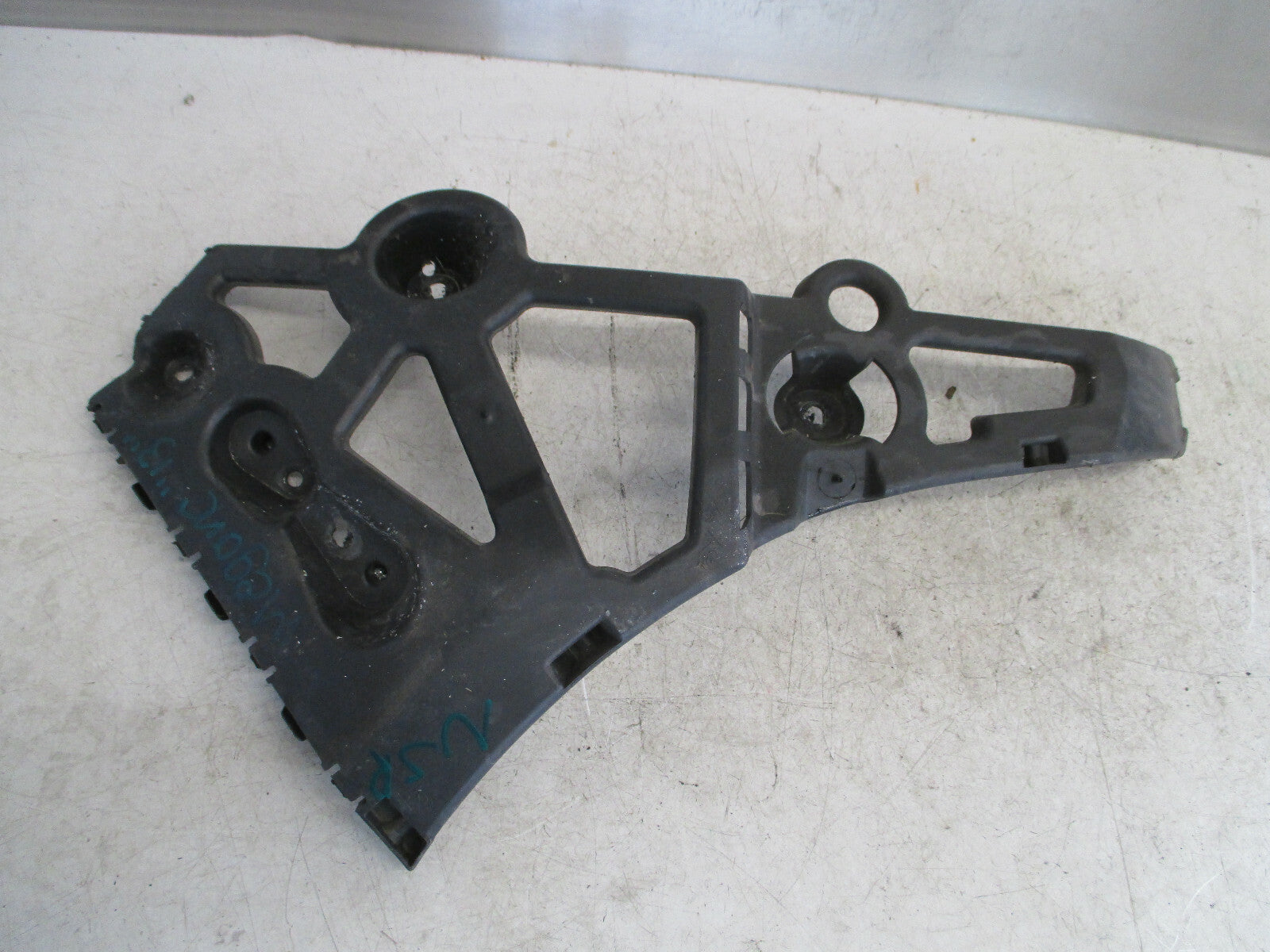RENAULT MEGANE MK3 2013 NSR PASSENGER REAR BUMPER MOUNTING BRACKET 850450010R