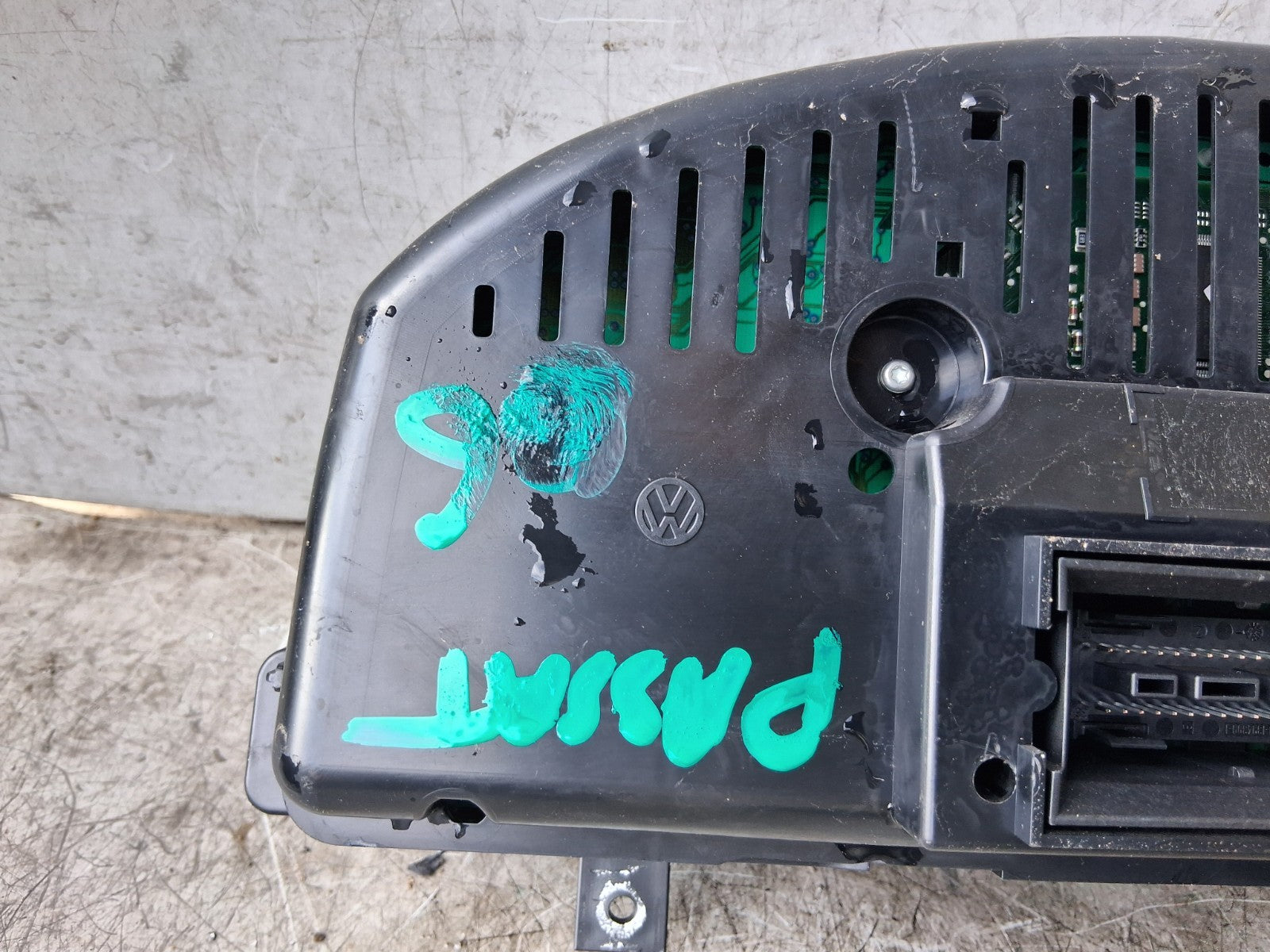 2006 VOLKSWAGEN PASSAT B6 1.9 DIESEL SPEEDOMETER INSTRUMENT CLUSTER A2C53145550
