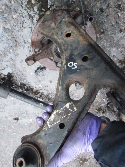 PEUGEOT PARTNER MK2 2009 1.6 DIESEL OS DRIVER FRONT MANUAL WHEEL BEARING HUB