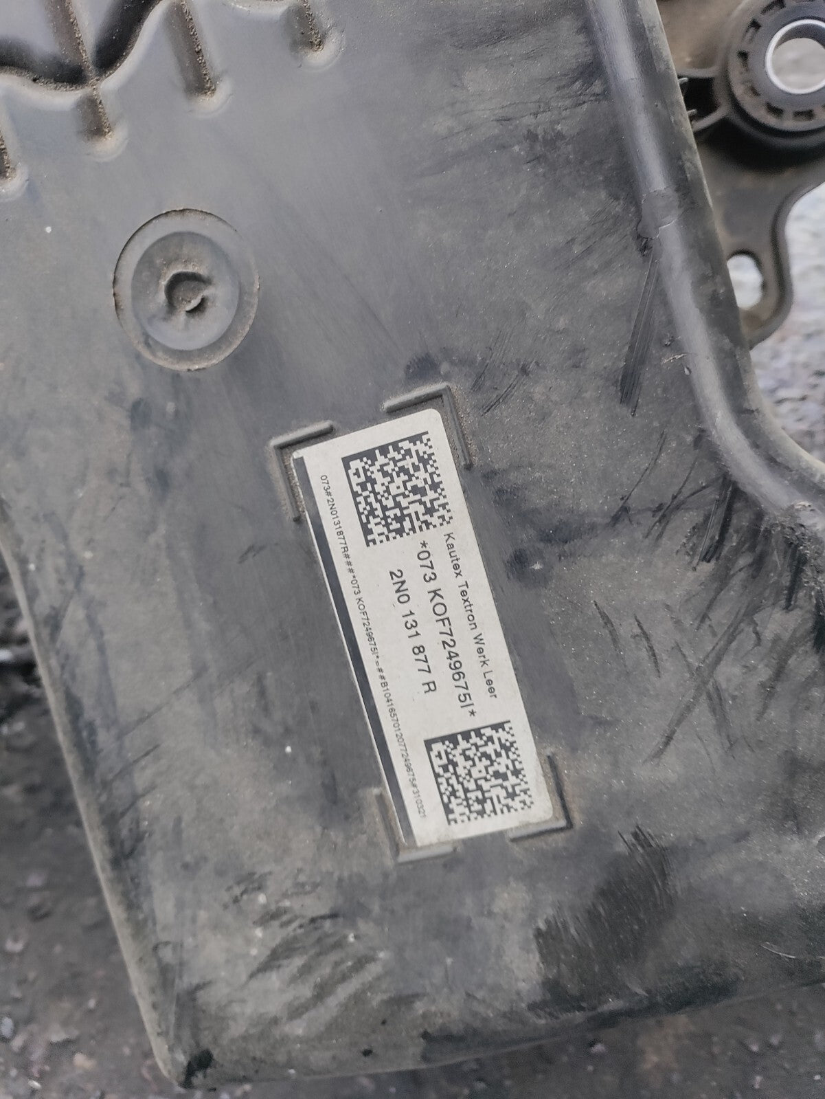 VOLKSWAGEN 2021 CRAFTER ADBLUE TANK WITH PUMP 2N0131877R