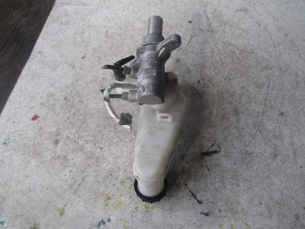 FORD MONDEO MK5 2019 BRAKE MASTER CYLINDER DG9C2K478MB