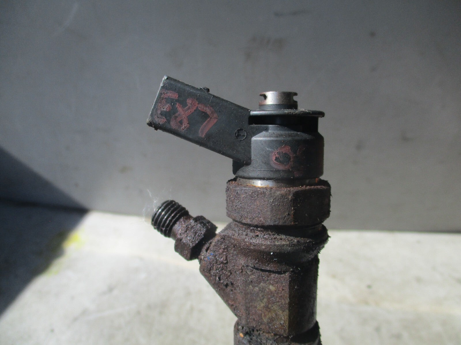 2005 BMW 1 SERIES E87 2.0 DIESEL FUEL INJECTOR