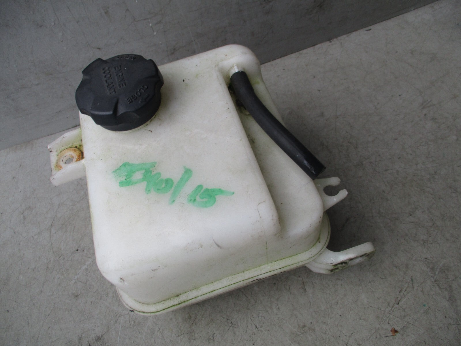 HYUNDAI I40 2014 COOLANT WATER EXPANSION OVERFLOW TANK