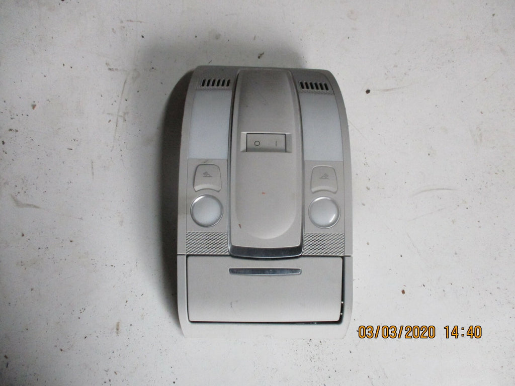 AUDI A6 C6 2008 INTERIOR ROOF MAP READING LIGHT 4F0947135
