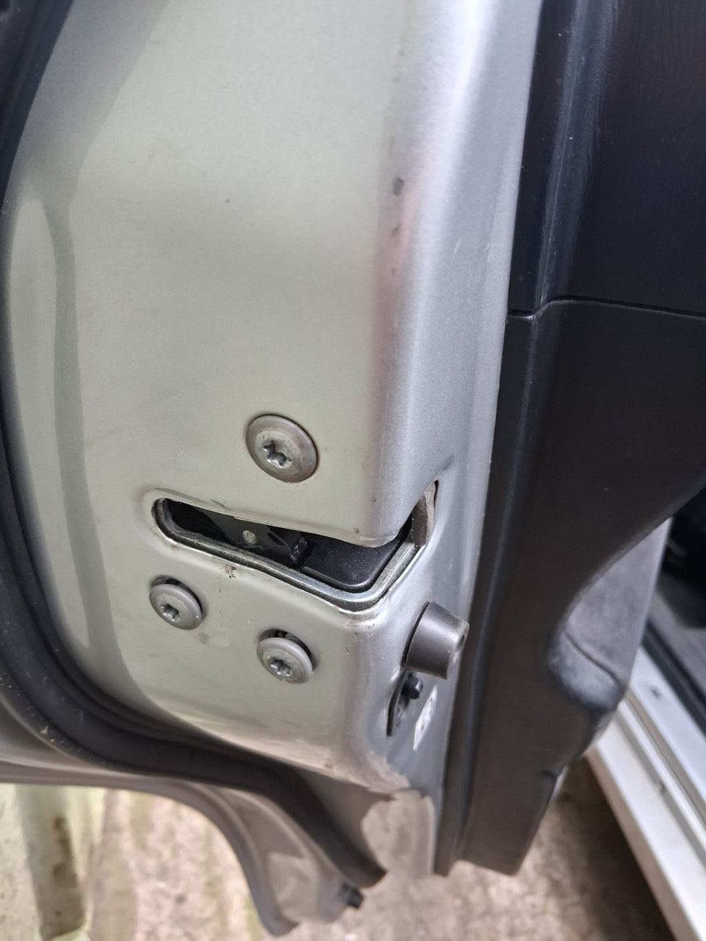 2018 TOYOTA PRIUS V PLUS XW40 NSR PASSENGER SIDE REAR LEFT DOOR LOCK MECHANISM