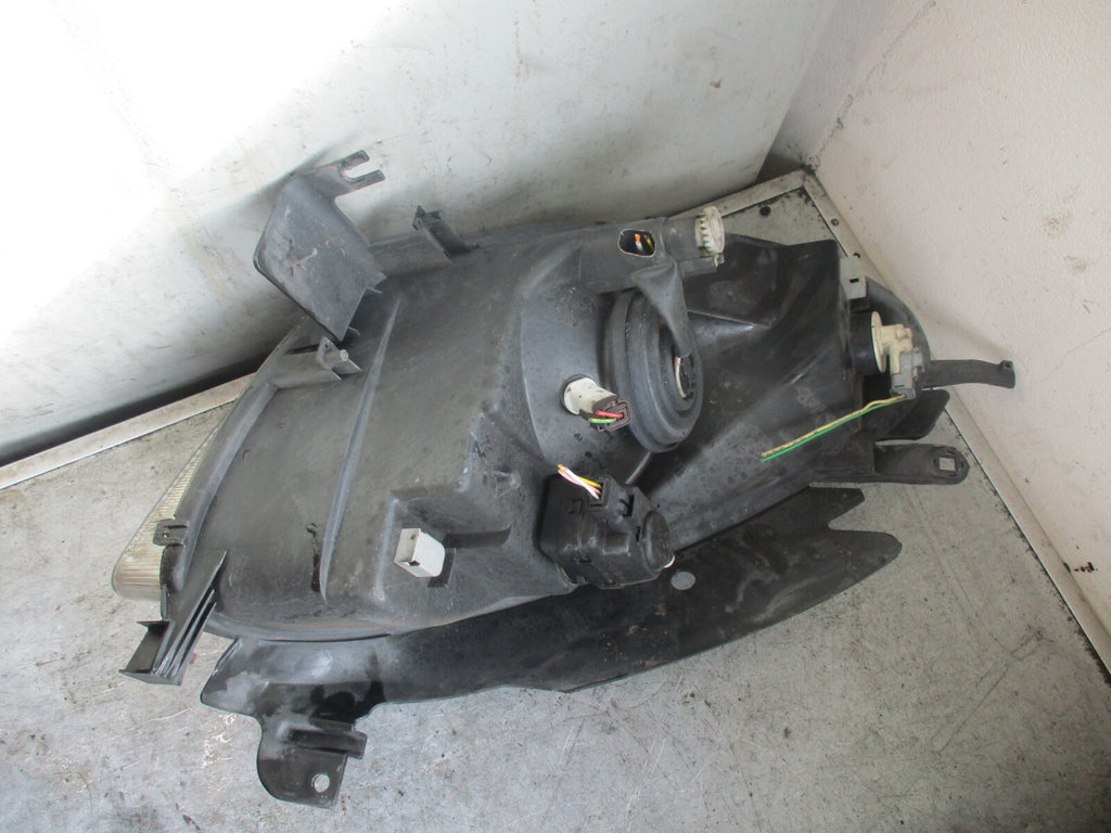 CITROEN XSARA PICASSO 2002 NS PASSENGER SIDE HEADLIGHT 89300210