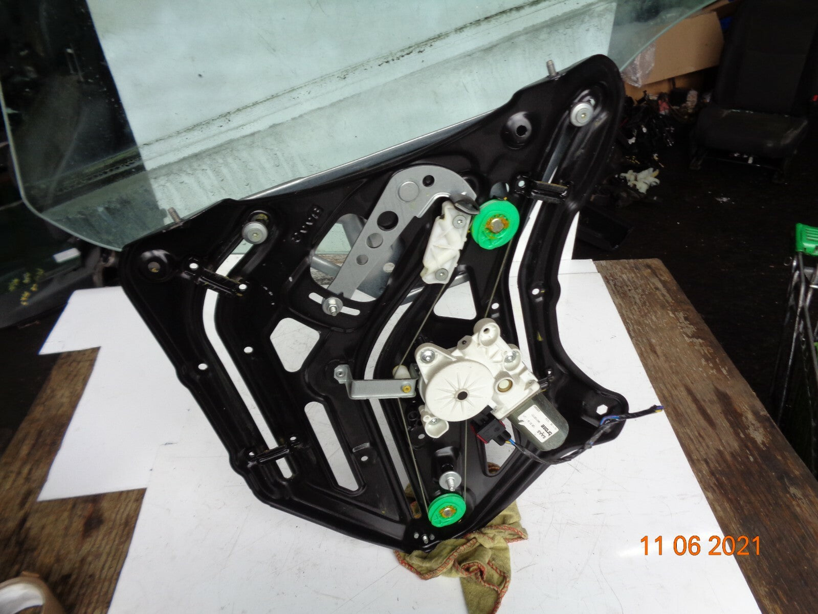 SAAB 93 9-3 CONVERTIBLE 2006 NSR PASSENGER REAR WINDOW GLASS REGULATOR MOTOR