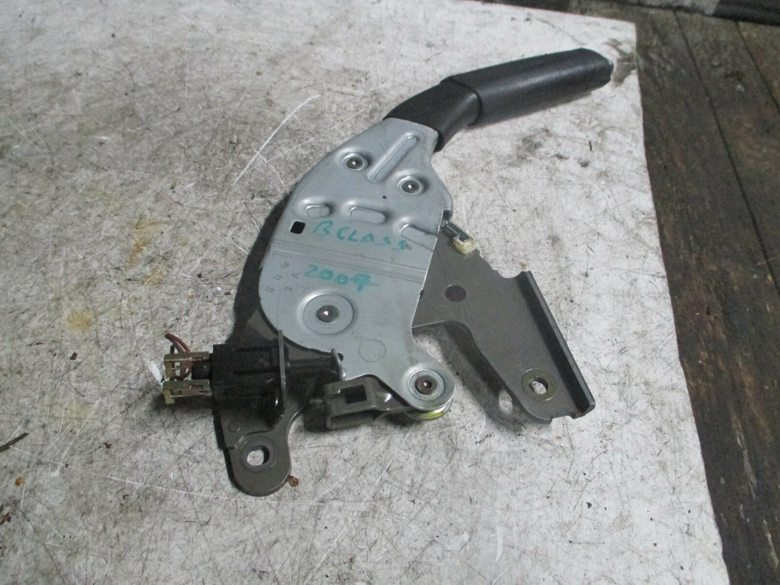 MERCEDES B CLASS W245 2007 MANUAL PARKING HANDBRAKE LEVER MECHANISM