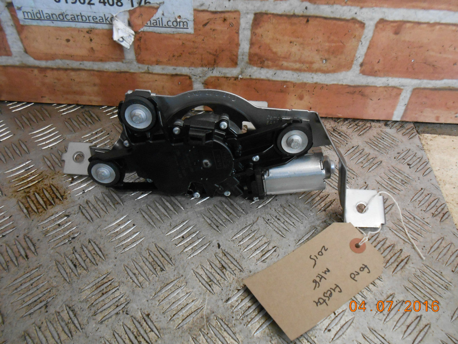 FORD FIESTA MK8 2015 REAR WINNOW WIPER MOTOR 8A61-A17K441-AE
