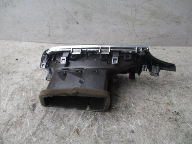 2014 VAUXHALL CORSA E OSF DRIVER SIDE AIR DASHBOARD AIR VENT 13377948