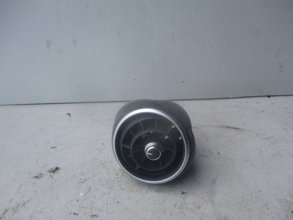 AUDI A1 8X 2011 DASHBOARD AIR VENT 8X2820902
