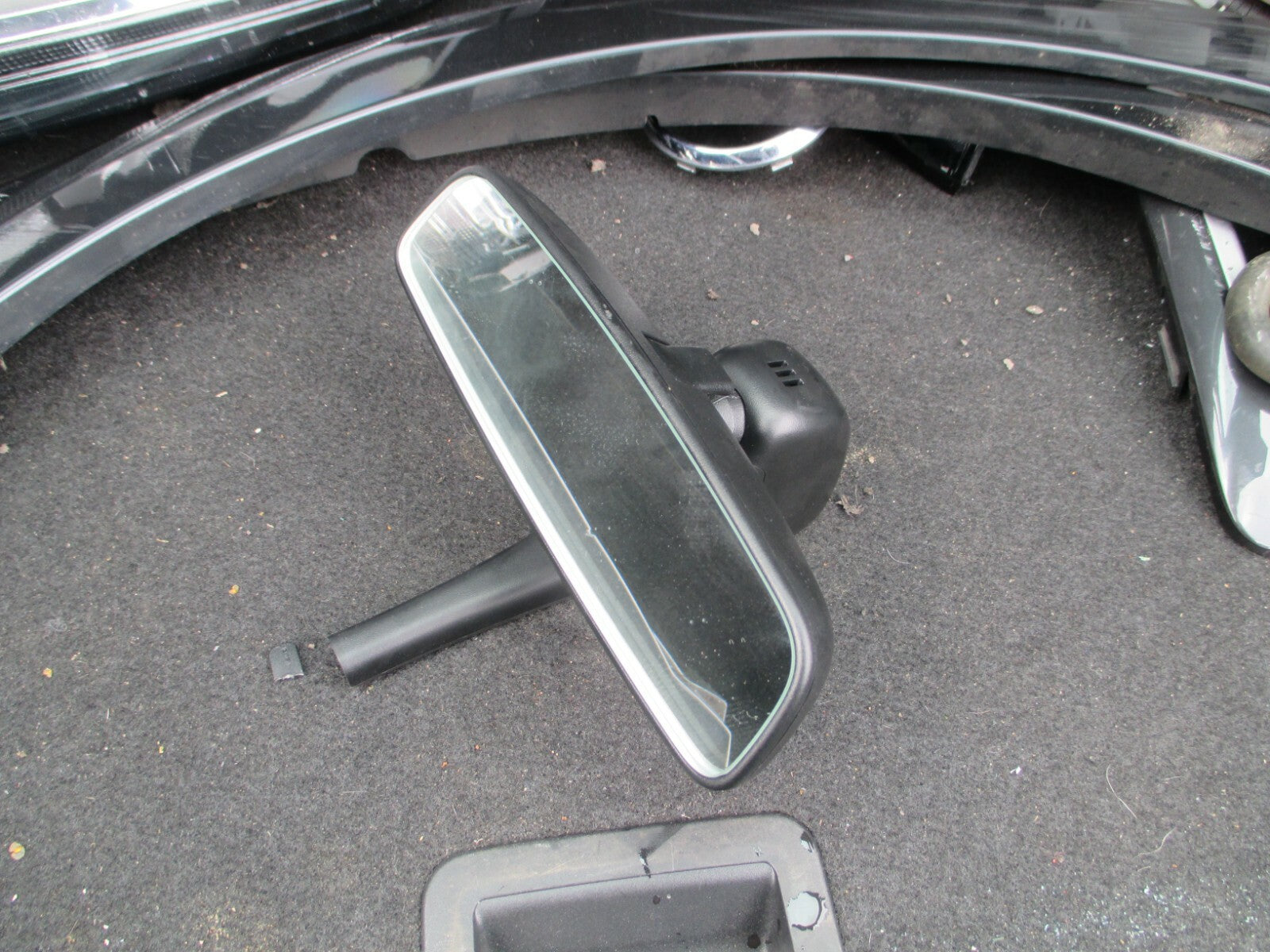 AUDI Q2 MK1 2020 INTERIOR REAR VIEW MIRROR & PLASTIC TRIM SURROUND 8S0857511L