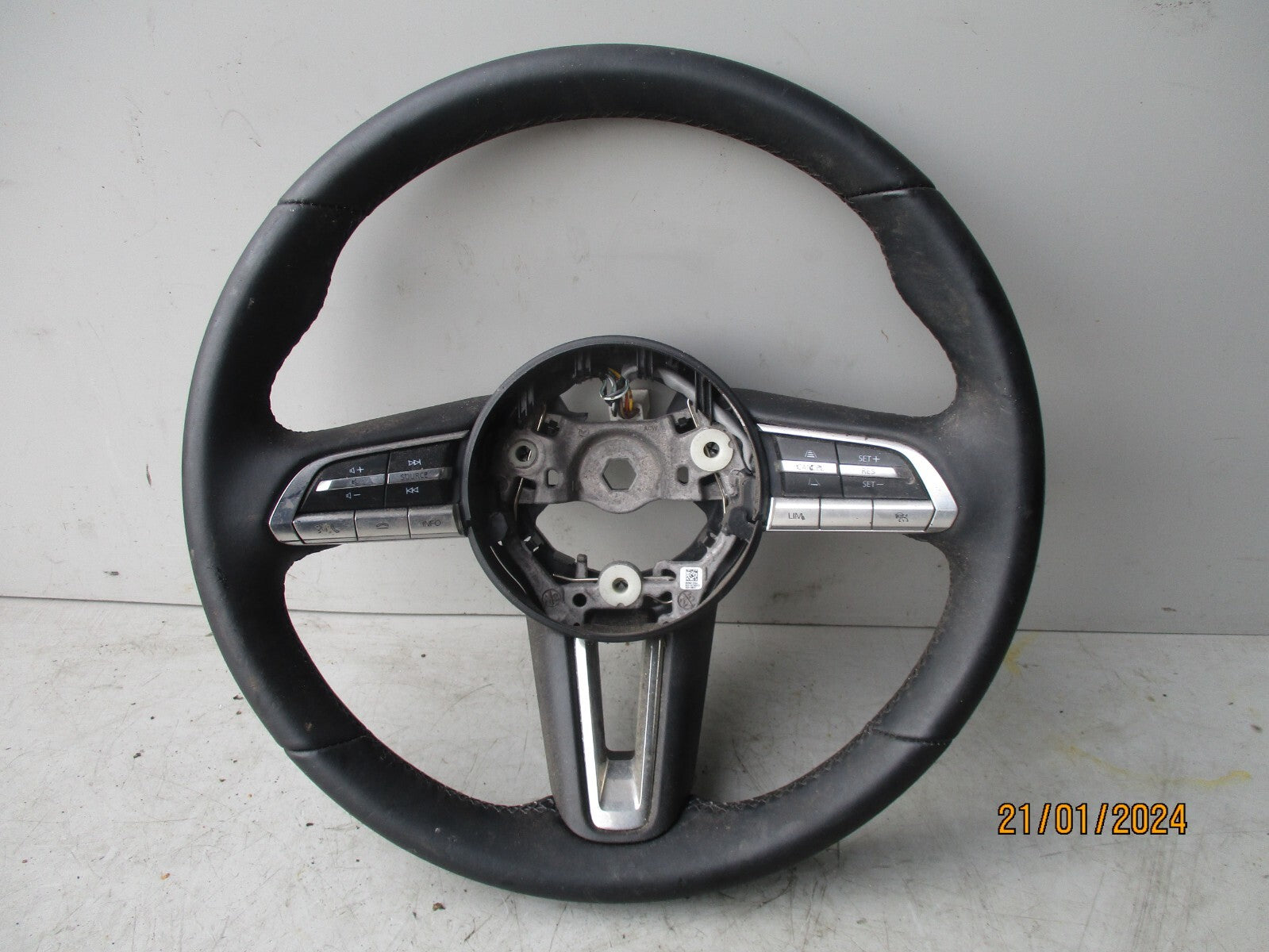 MAZDA 3 MK4 2020 MULTIFUNCTION LEATHER STEERING WHEEL CONTROLS