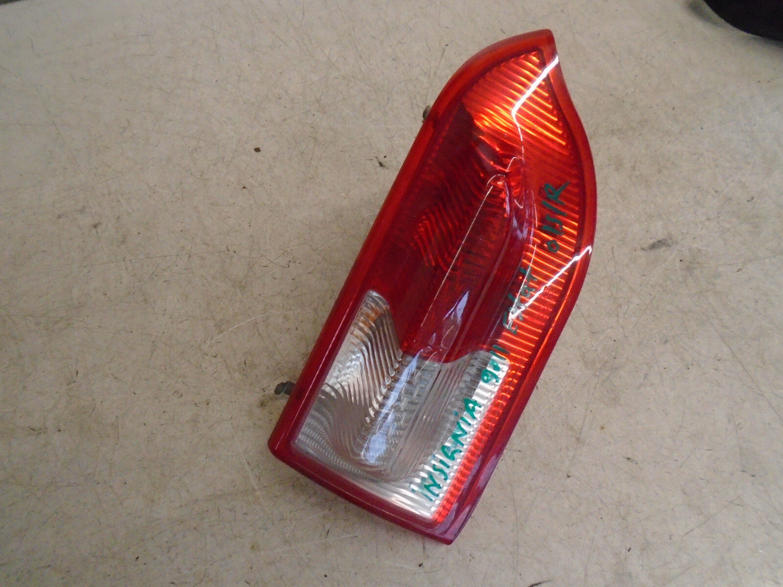 VAUXHALL INSIGNIA MK1 2011 ESTATE OSR DRIVER SIDE REAR INNER TAIL LIGHT 13226855