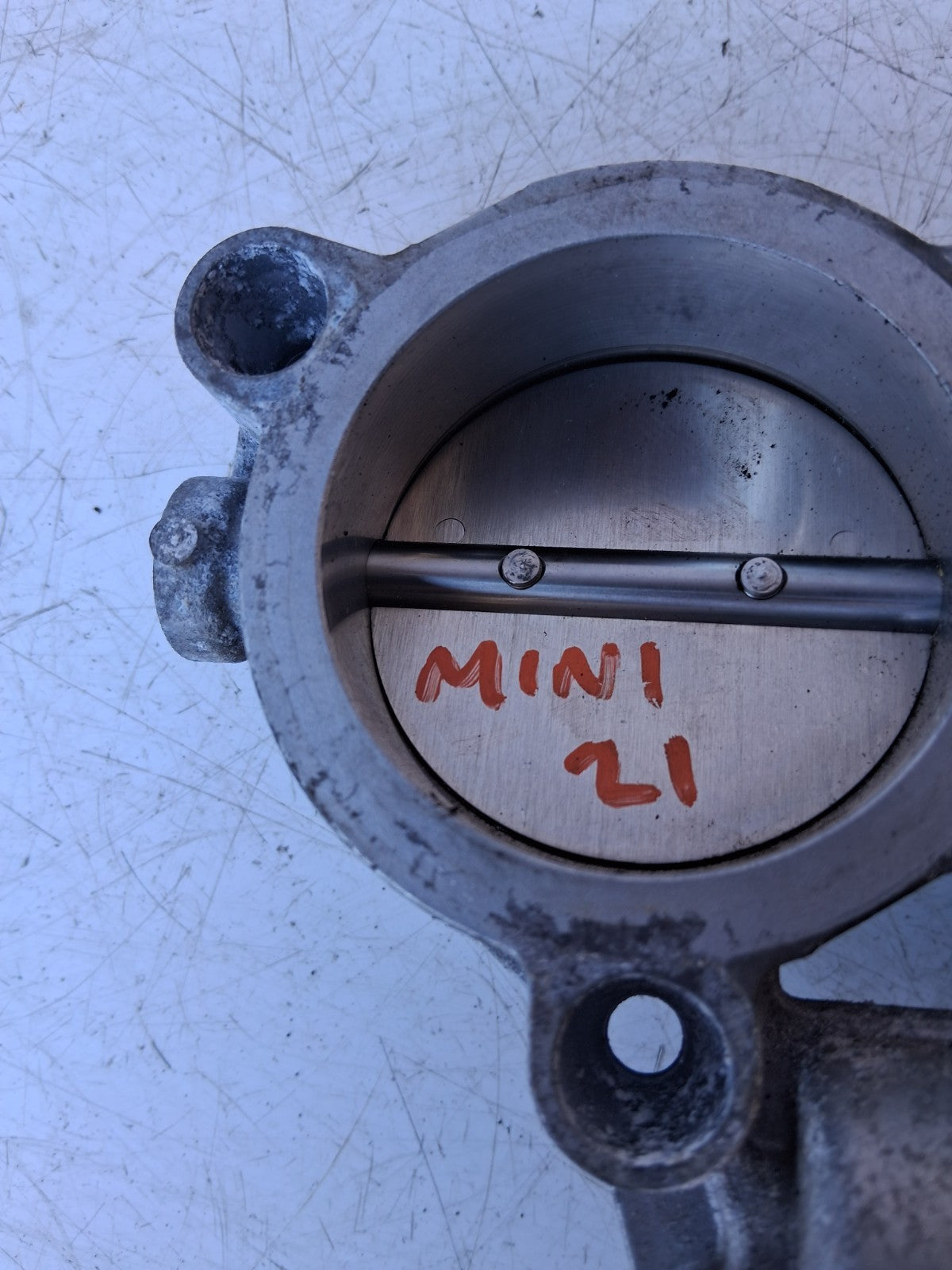 MINI CLUBMAN 2021 THROTTLE BODY 7618838