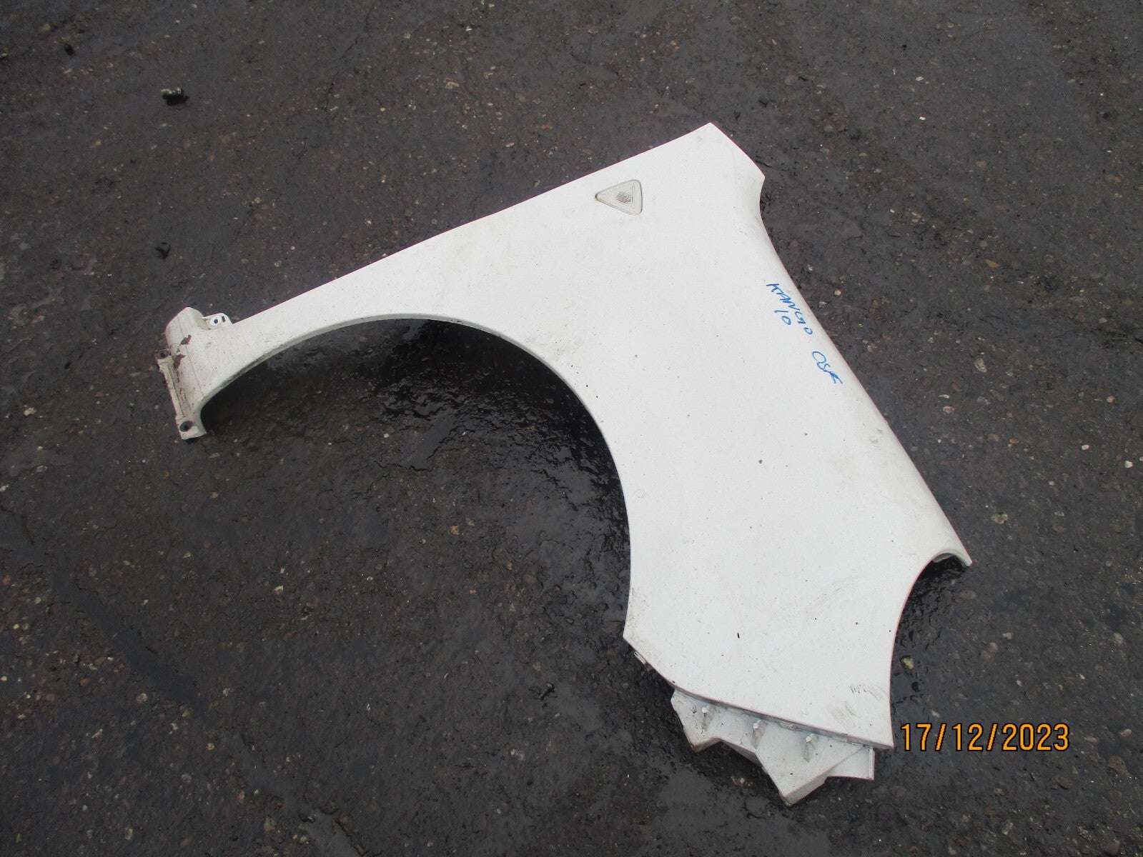2010 RENAULT KANGOO MK2 OS DRIVER SIDE FRONT WING PANEL WHITE