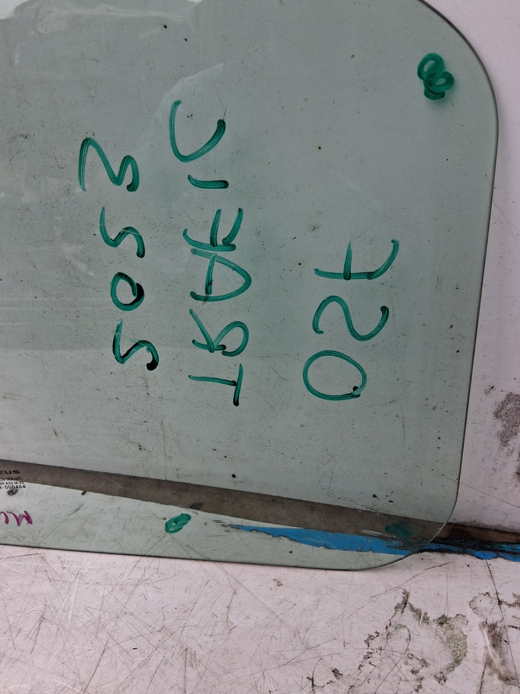 2023 RENAULT TRAFIC X82 MK3 OS DRIVER SIDE FRONT QUARTER WINDOW GLASS