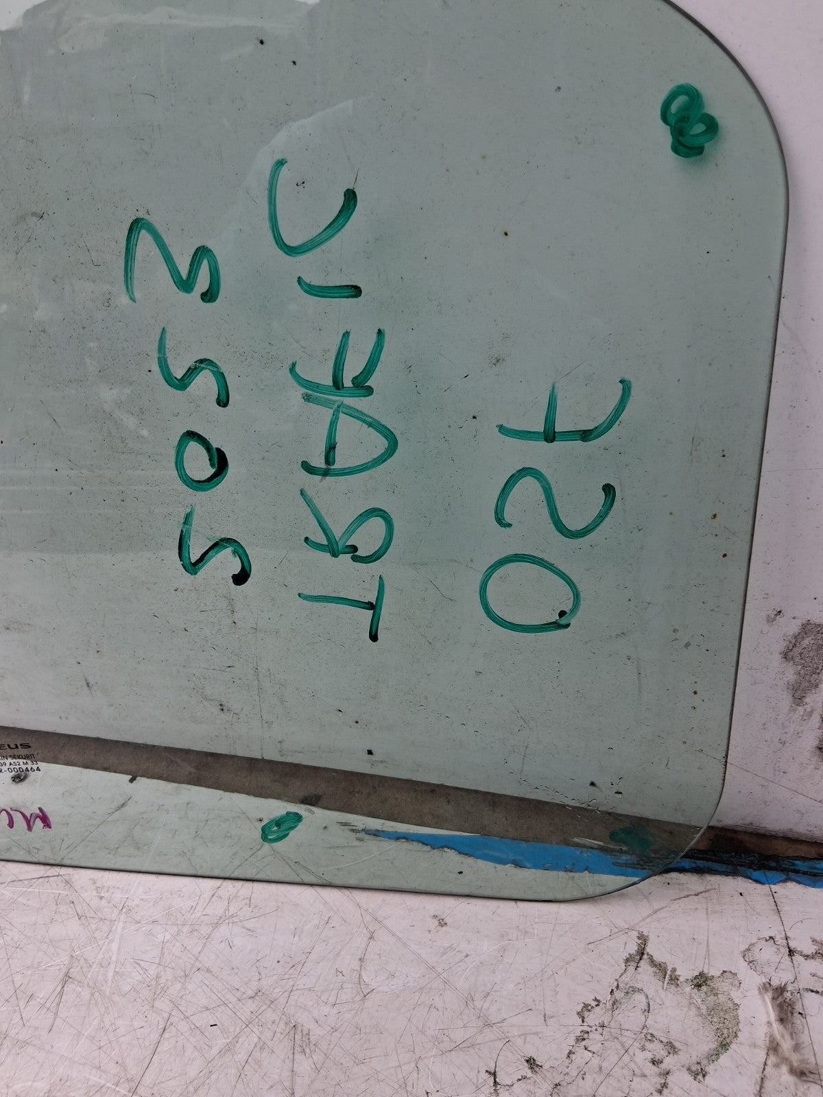 2023 RENAULT TRAFIC X82 MK3 OS DRIVER SIDE FRONT QUARTER WINDOW GLASS