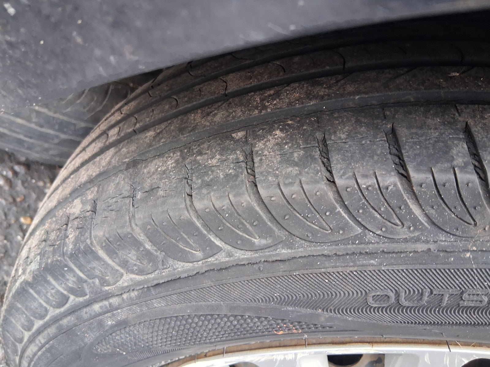 2009 VAUXHALL CORSA D 3 DOOR 14 INCH STEEL WHEEL WITH TYRE 185/70R14