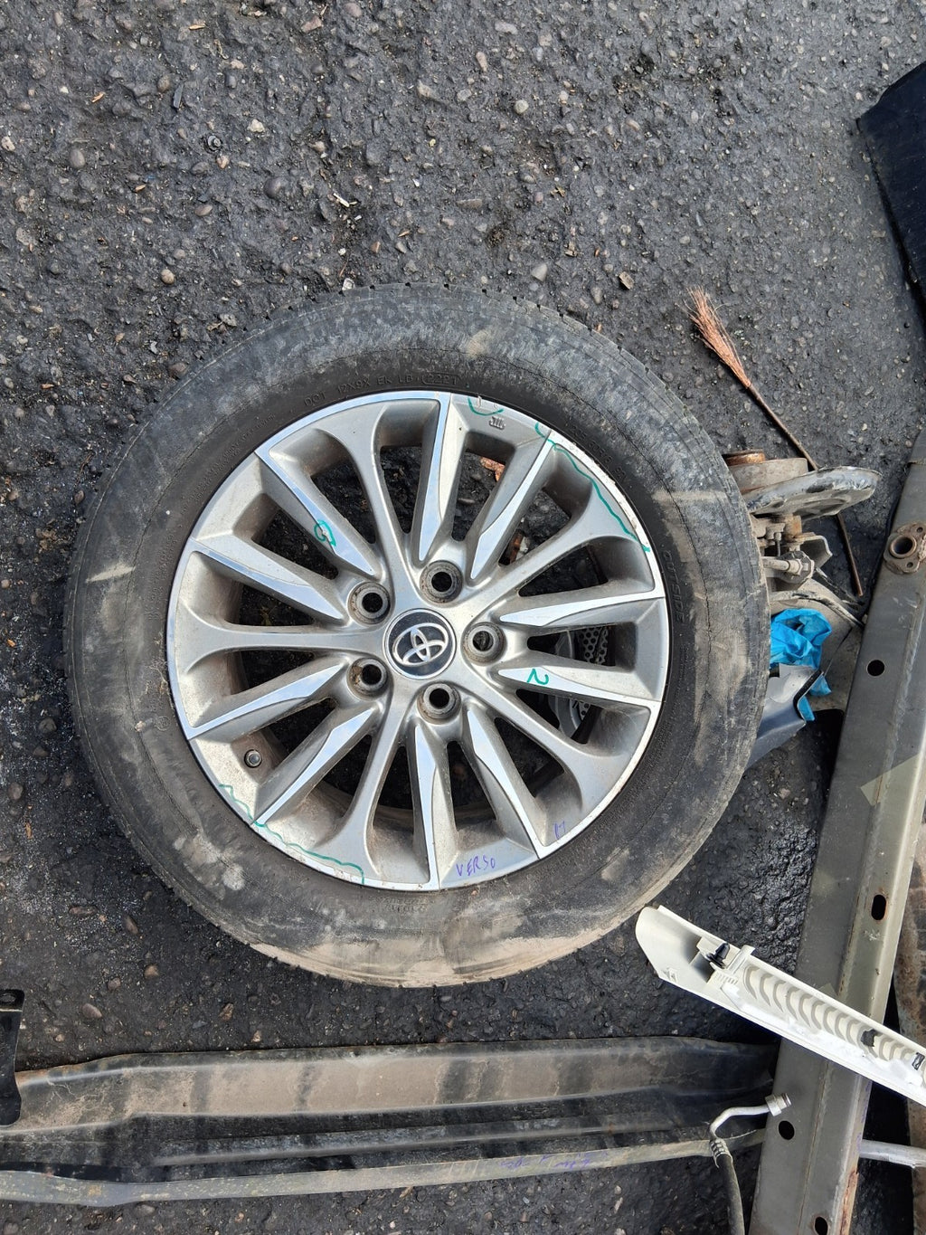 2017 TOYOTA VERSO 16 INCH ALLOY WHEEL WITH TYRE 205/60R16