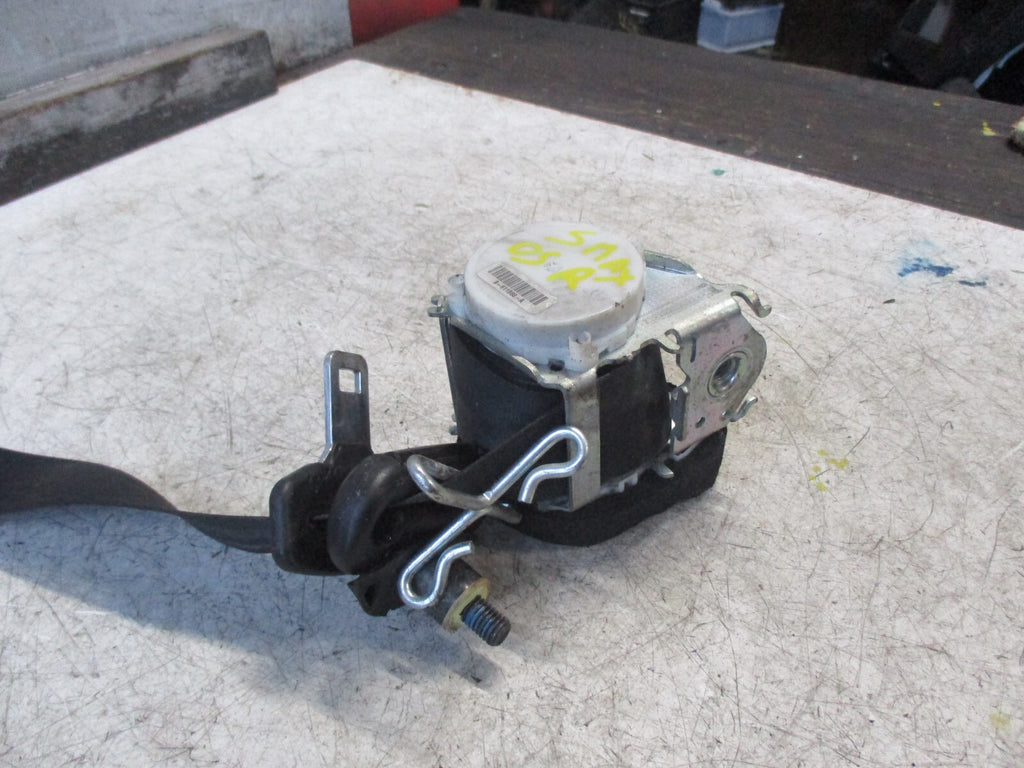 FORD S-MAX 2010 OSR DRIVER SIDE REAR MIDDLE ROW SEAT BELT 9611B68A