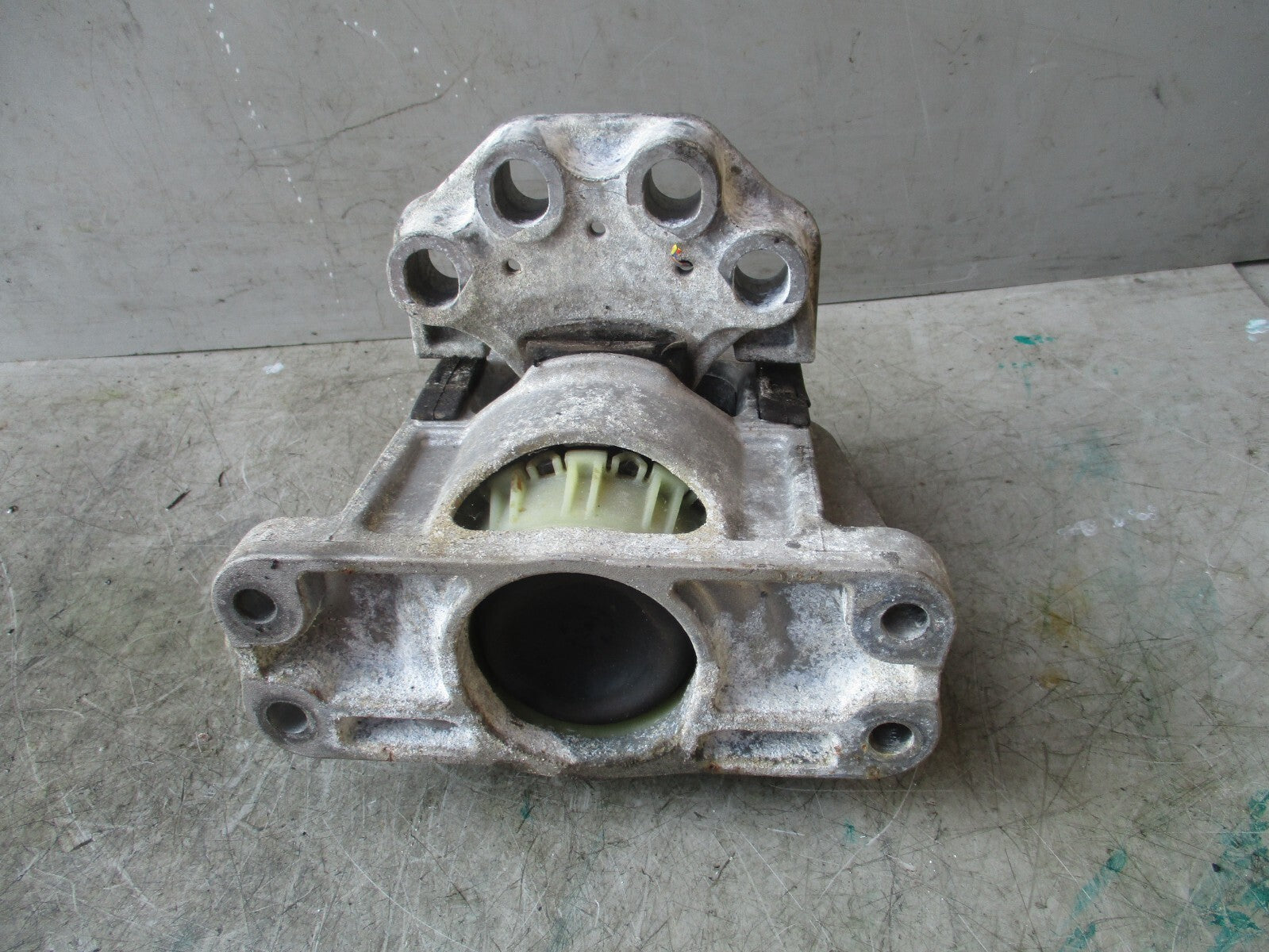 2019 FORD TRANSIT FRONT RIGHT ENGINE MOUNT GK21-6F012-CC