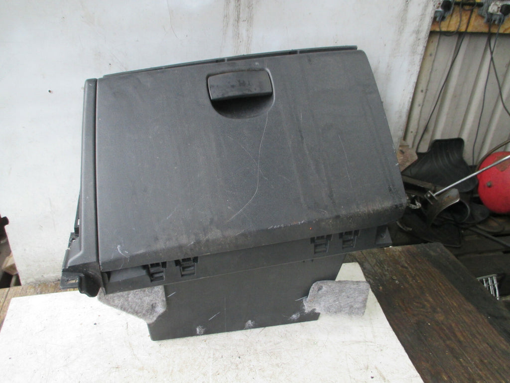 HYUNDAI I20 MK1 NS PASSENGER SIDE STORAGE COMPARTMENT GLOVE BOX 845211J900