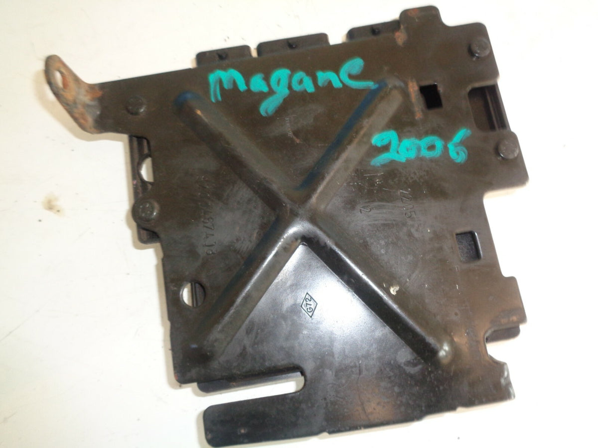 RENAULT MEGANE MK2 ENGINE CONTROL MODULE UNIT 8200399038