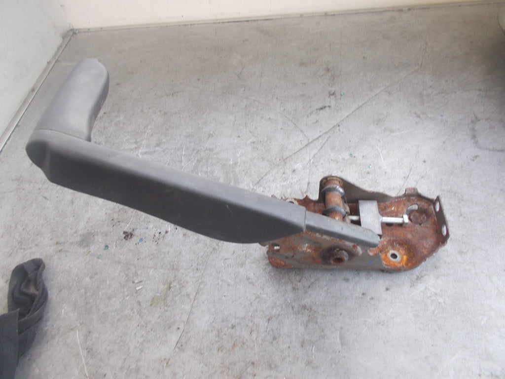 RENAULT KANGOO 2 2007-2018 PARKING HANDBRAKE LEVER HANDLE