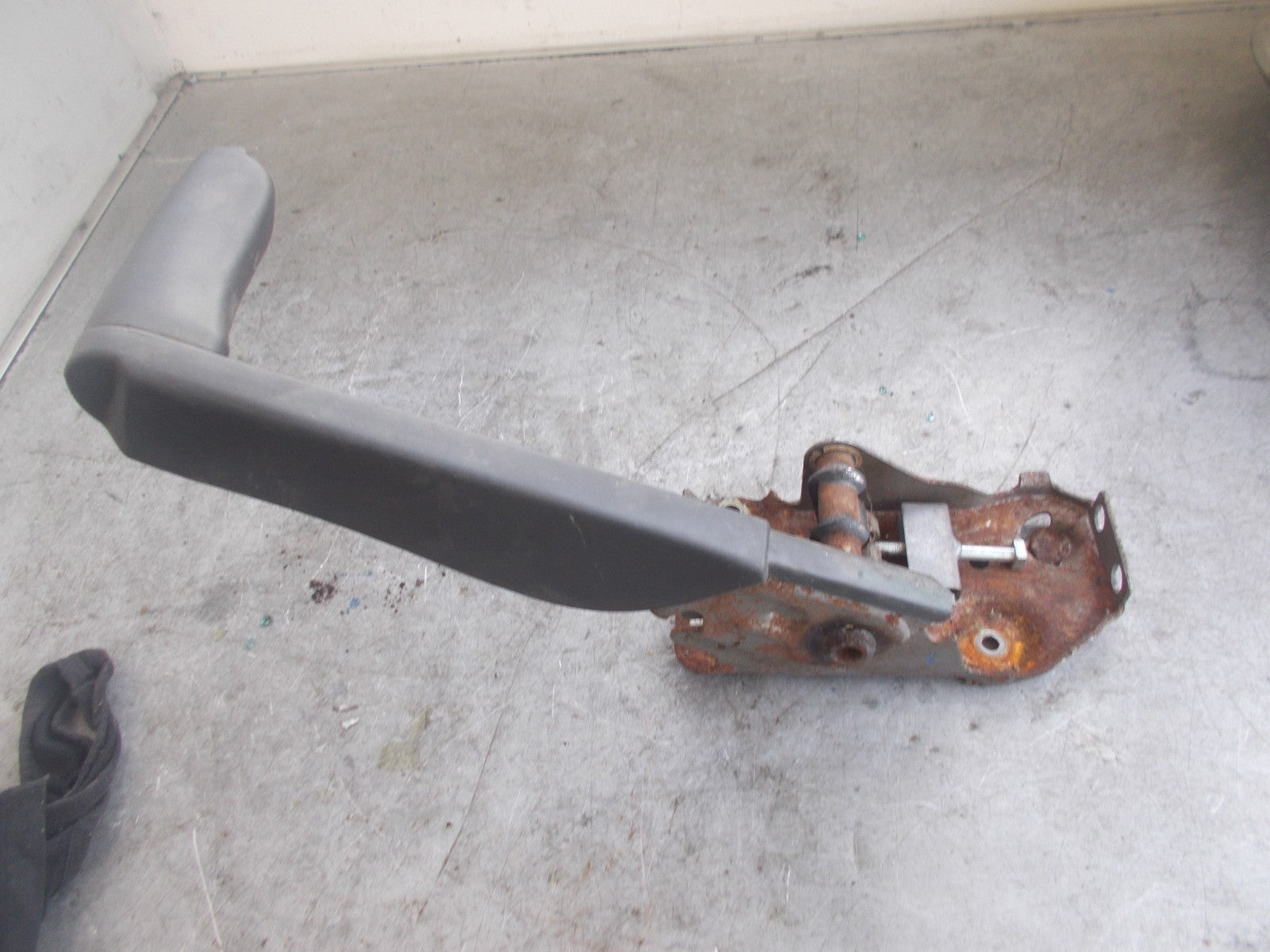 RENAULT KANGOO 2 2007-2018 PARKING HANDBRAKE LEVER HANDLE