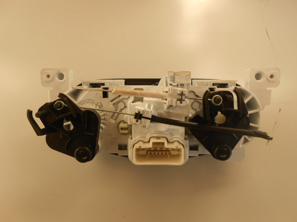 DACIA SANDERO 2015 A/C CLIMATE CONTROL SWITCH PANEL A42303300