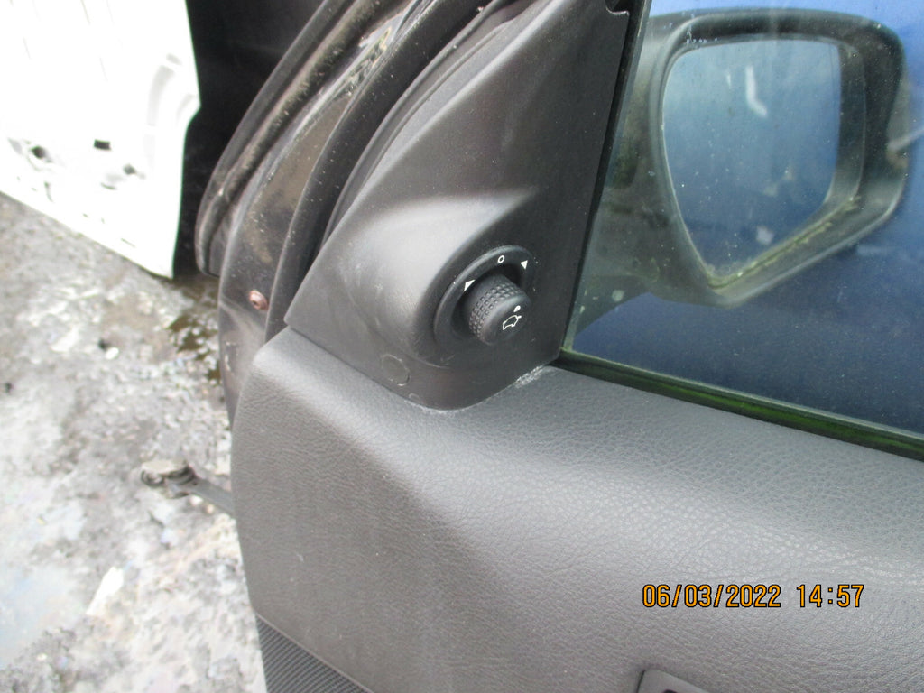 FORD MONDEO 2003 MK3 OSF FRONT DRIVER SIDE COMPLETE DOOR BLACK